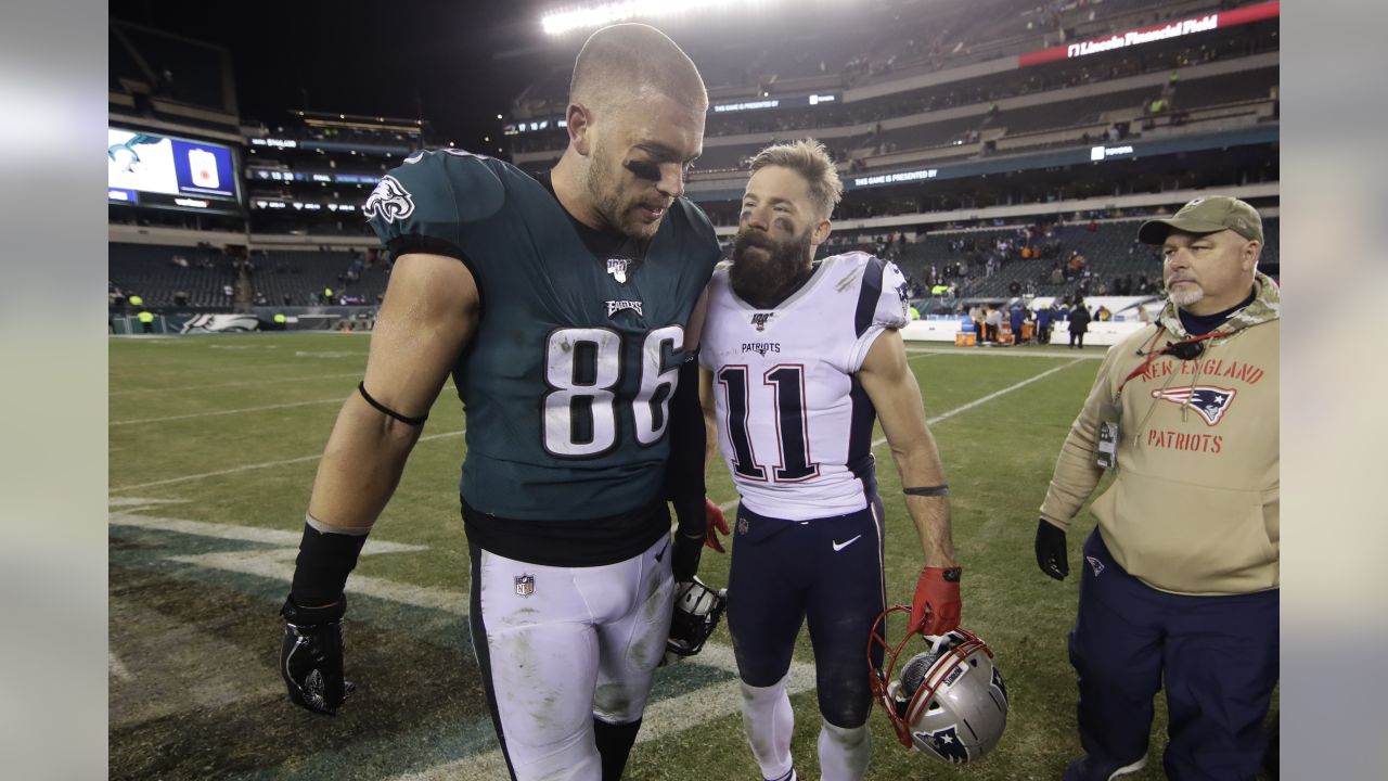 Philadelphia, Pennsylvania, USA. 21st Nov, 2021. Philadelphia Eagles fans  react to the penalty call during the NFL game between the New Orleans Saints  and the Philadelphia Eagles at Lincoln Financial Field in