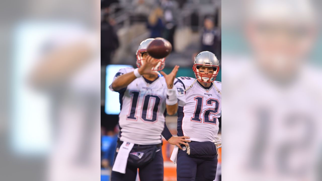 Brady ties Manning with 200th win, Patriots beat Jets 22-17