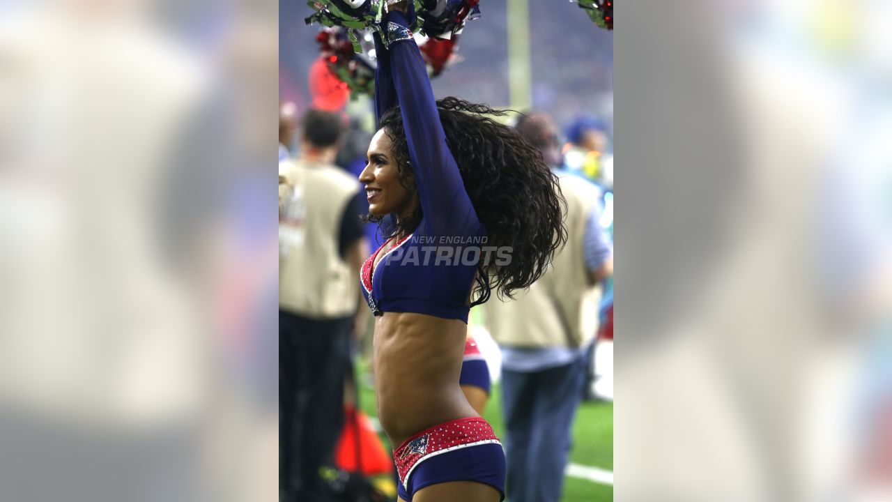 Patriots Cheerleader Goes Viral During Week 1 Loss - The Spun: What's  Trending In The Sports World Today