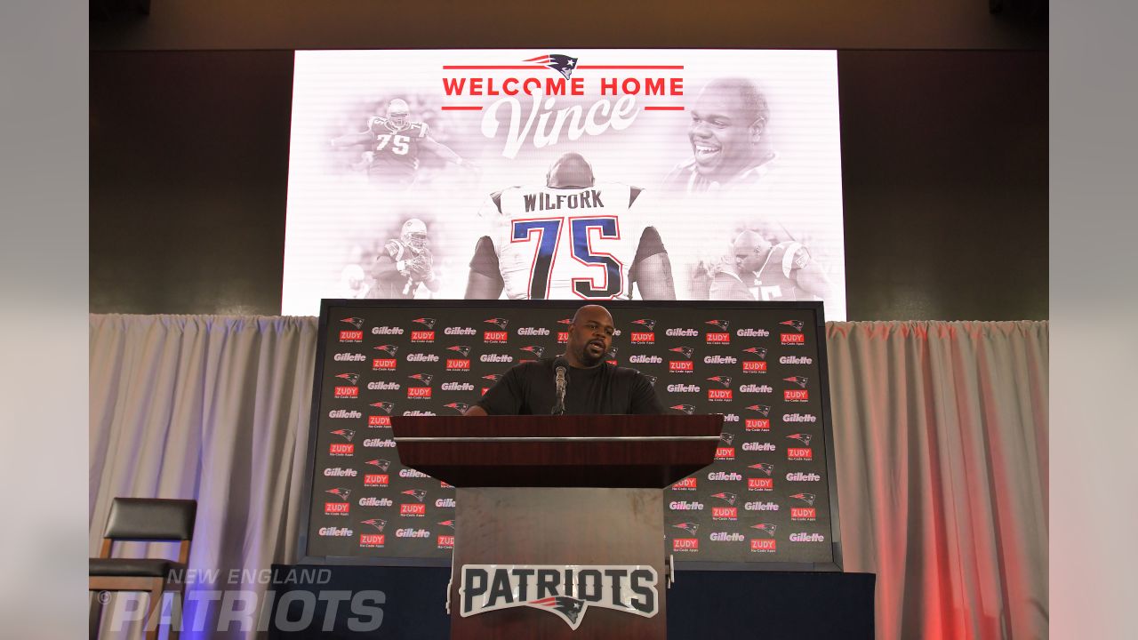 Vince Wilfork welcomed back to New England to retire