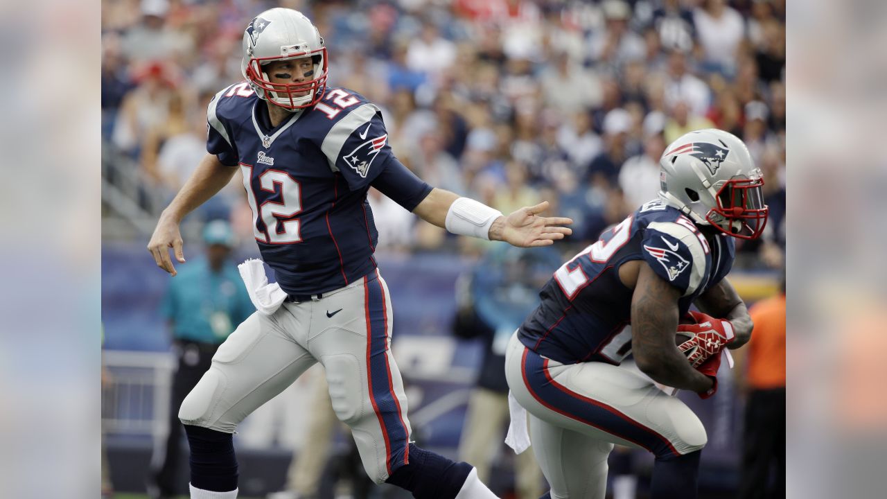 Patriots' Sluggish Offense Beats Raiders 16-9