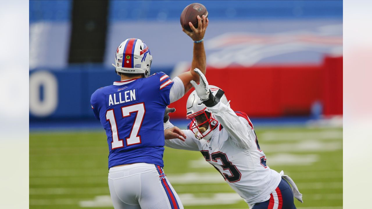 NFL on X: red jersey = blue sleeves @man_dammn (via @Patriots)   / X