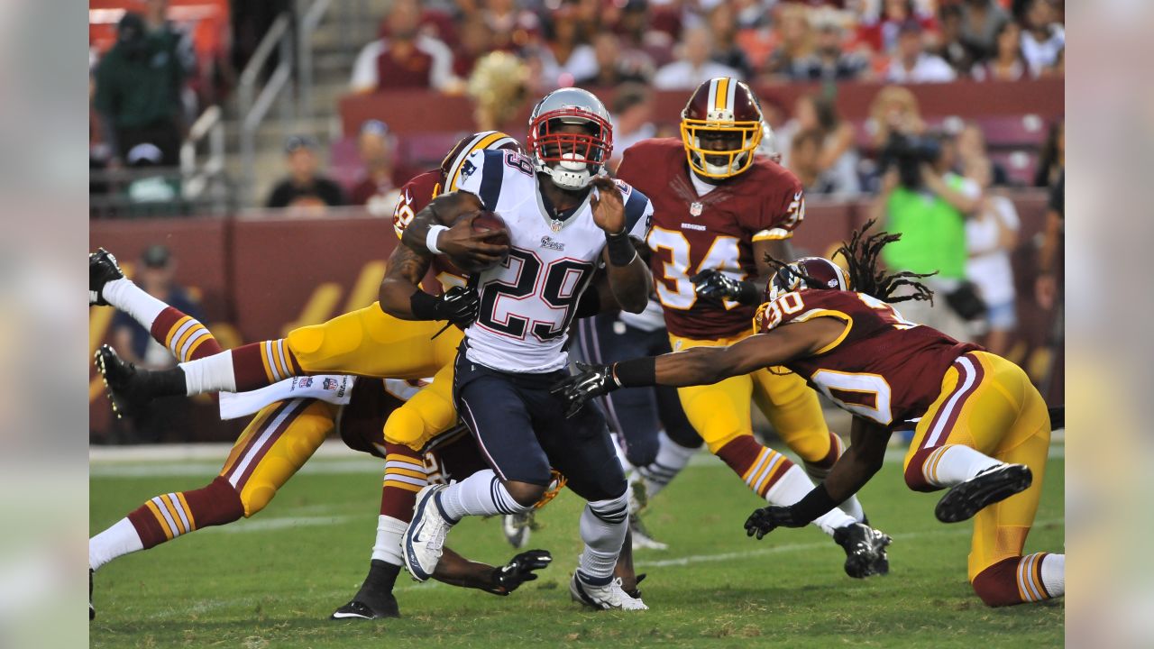 Deion Branch Breaks Out With Big Game, Which Includes Momentum-Turning Play  Against Eagles 