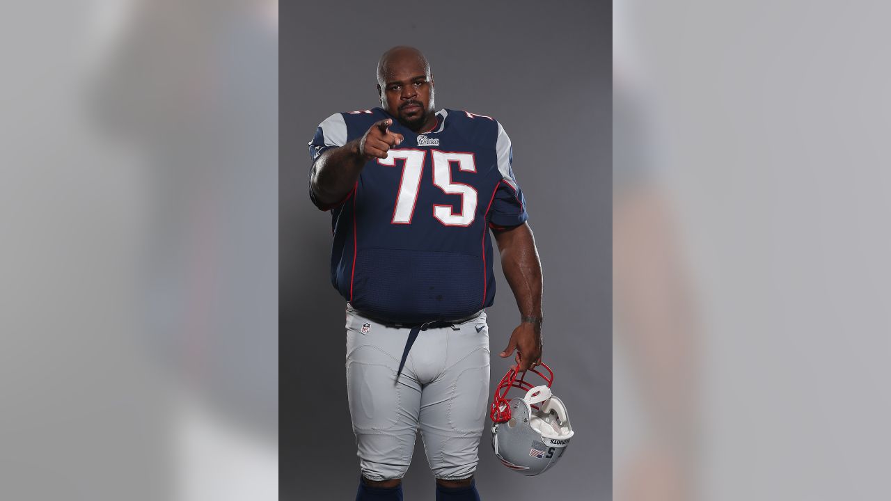 Pats' Wilfork introduces himself to fan wearing his jersey