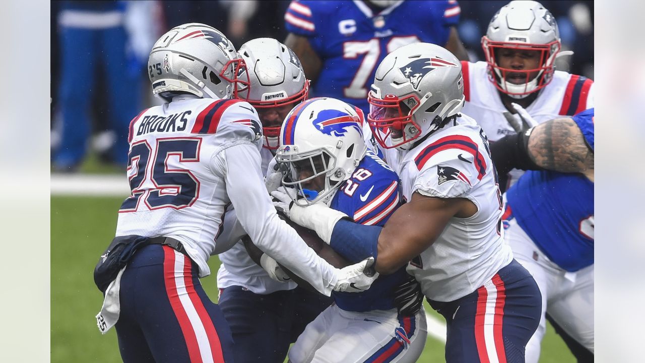 Buffalo Bills PR on X: Devin Singletary with another score. Singletary is  now the first Bill with consecutive multi-TD games since Fred Jackson in  2010.  / X