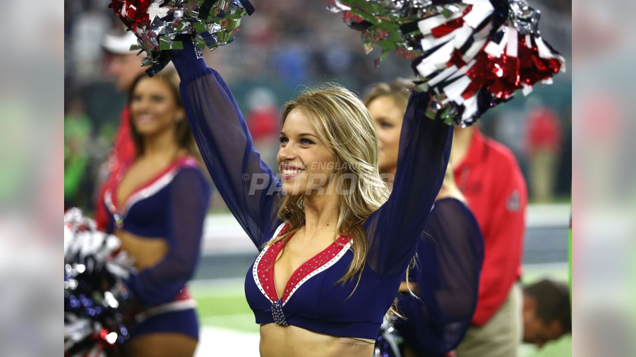 Patriots Cheerleader Turning Heads Before Season Opener - The Spun: What's  Trending In The Sports World Today