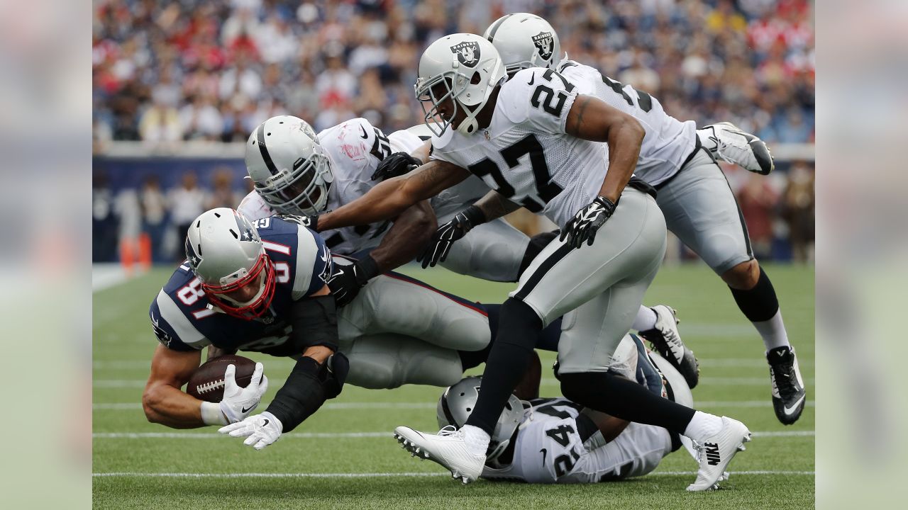 Patriots' Sluggish Offense Beats Raiders 16-9