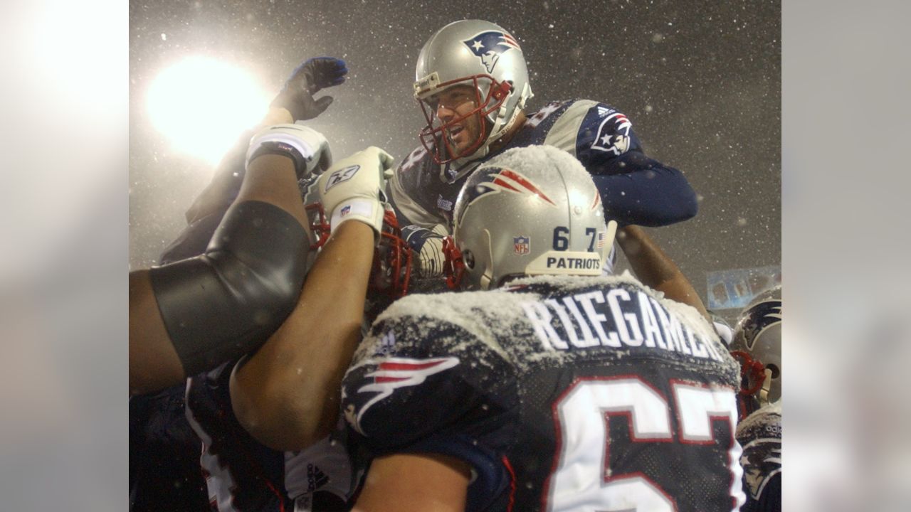 ESPN Stats & Info on X: On this date in 2002, the Patriots beat the  Raiders in a snowy AFC divisional round game as Adam Vinatieri kicks the  game-winning field goal. Tom