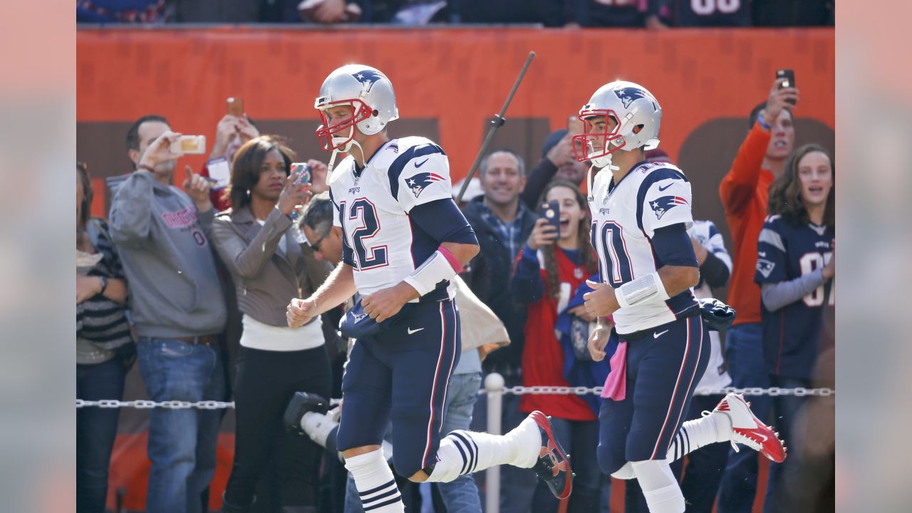 Brady sharp in return, leads Patriots to 33-13 win over Browns