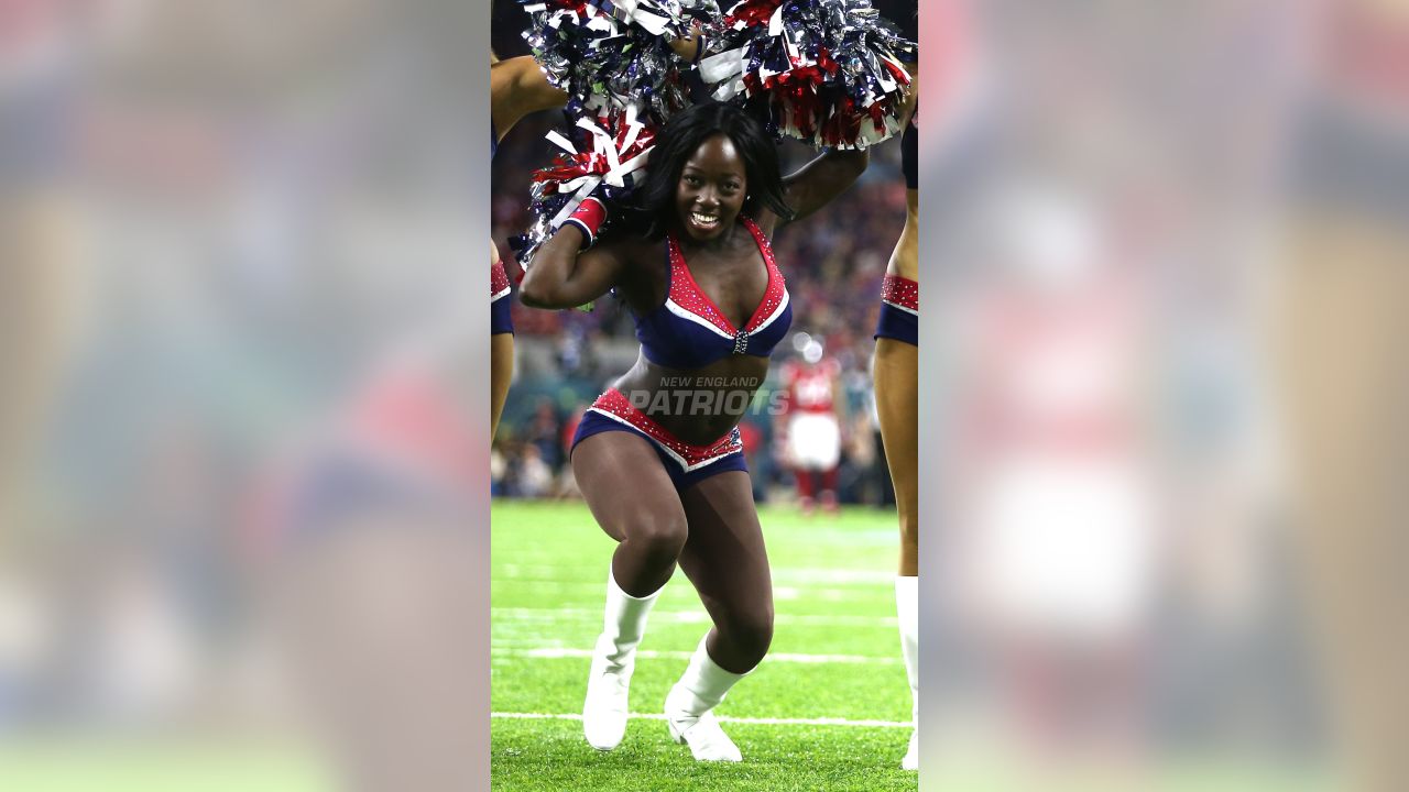 Patriots Cheerleader Turning Heads Before Season Opener - The Spun: What's  Trending In The Sports World Today