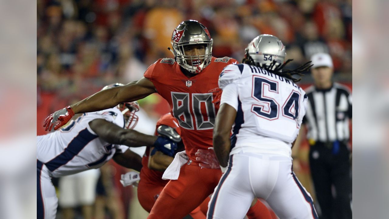 Tampa Bay Buccaneers' Noah Spence (57) lines up against the Dallas