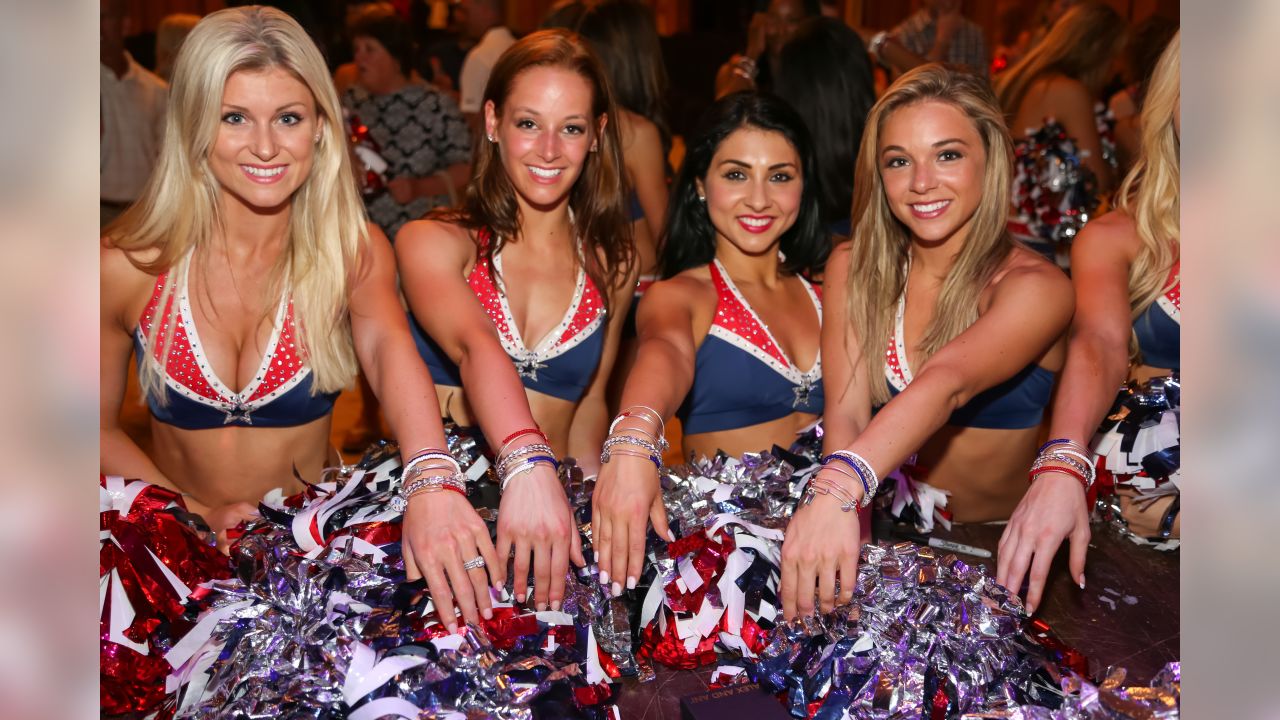 Fans line up for new Patriots cheerleaders calendar, Local News