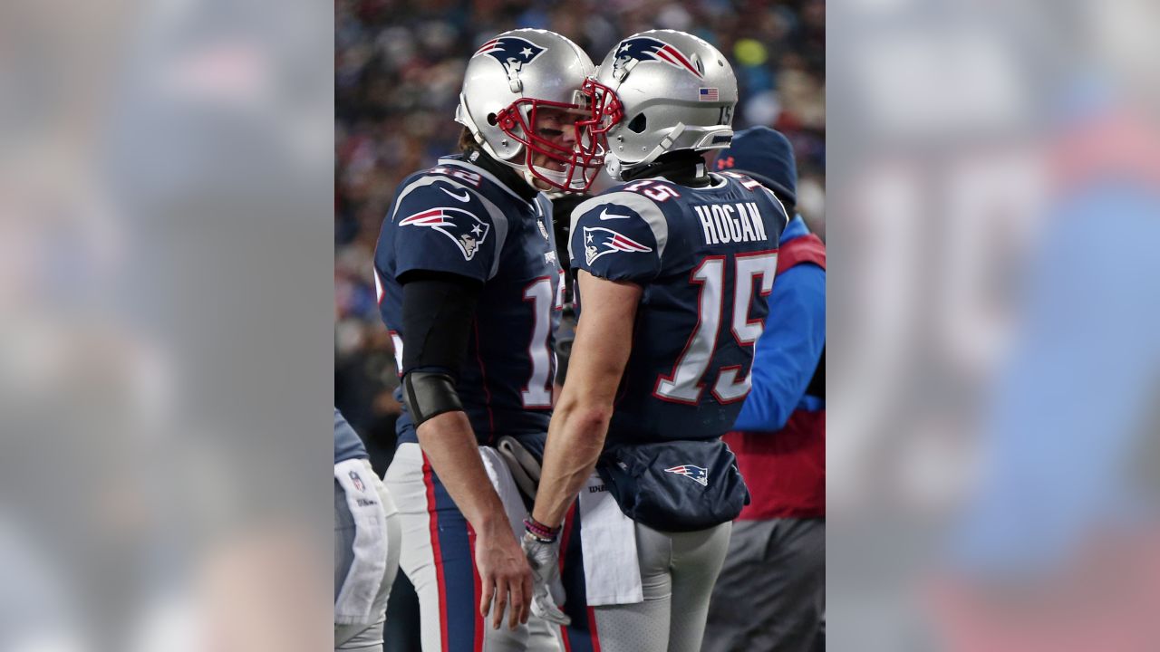 Patriots rout Titans 35-14, move on to AFC Championship Game