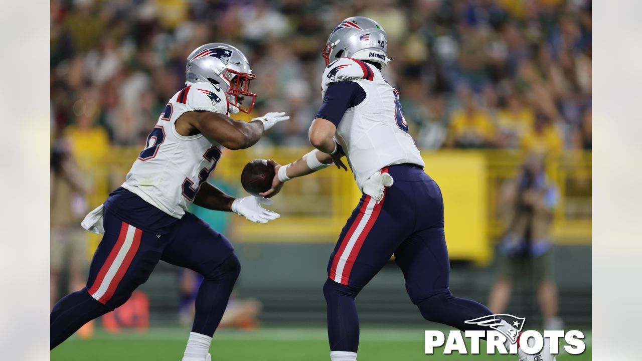 Patriots Hall of Fame] Bailey Zappe's game-worn jersey is now hung