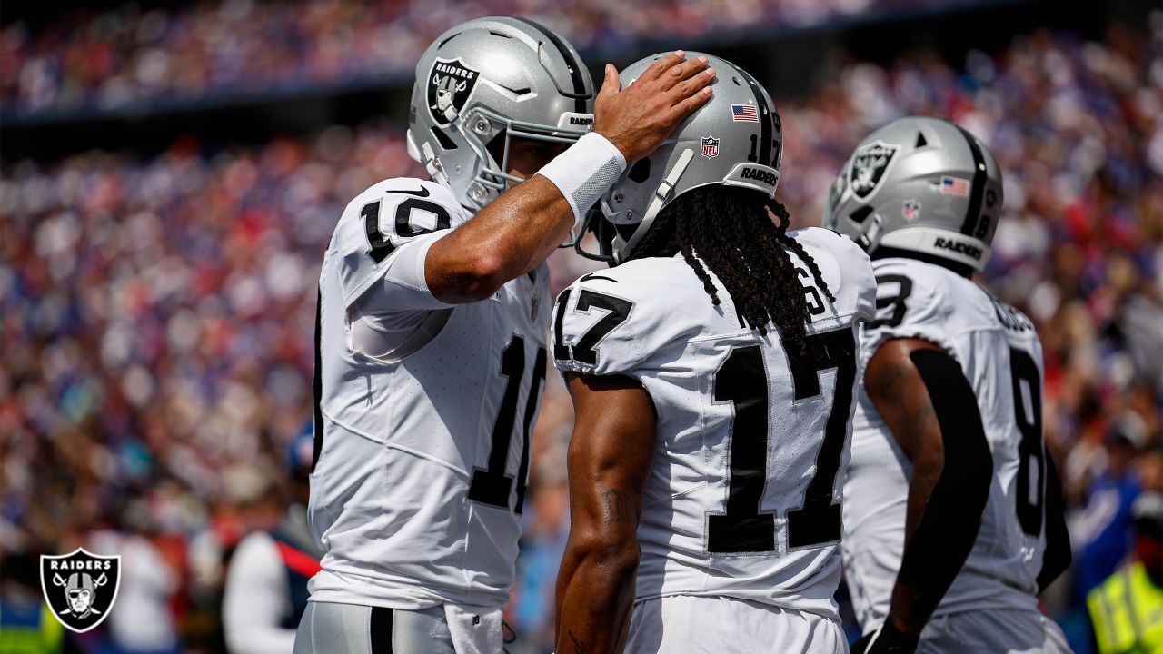 Halftime Report: Competitive spirts are high between Raiders, Bills