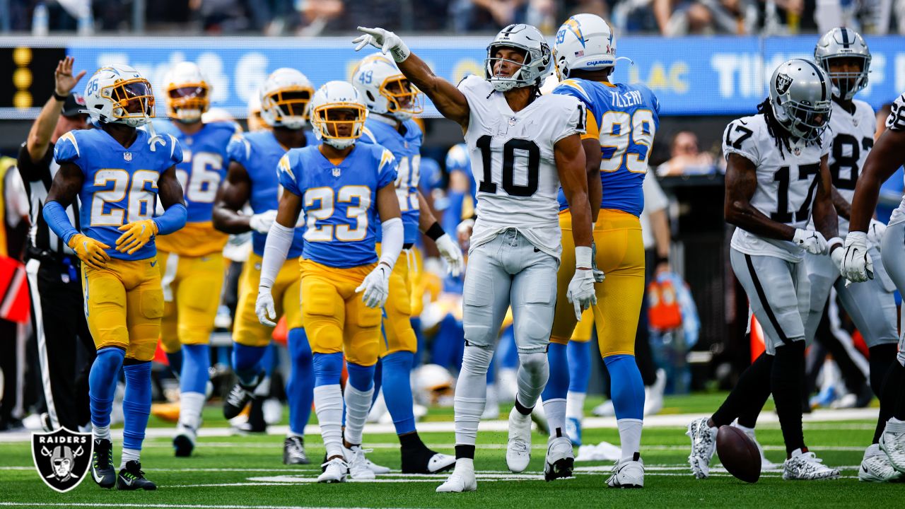 Watch: Raiders first play off turnover Davante Adams makes brilliant TD  catch vs Chargers - BVM Sports