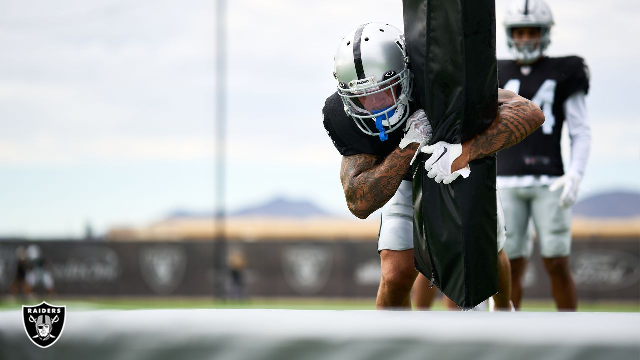 Las Vegas Raiders corner back Amik Robertson makes a catch during an NFL  football practice Wednesday, July 28, 2021, in Henderson, Nev. (AP  Photo/David Becker Stock Photo - Alamy