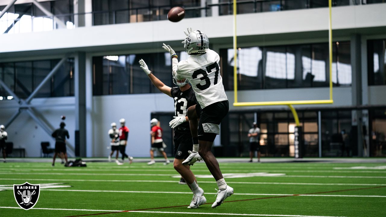 Las Vegas Raiders corner back Amik Robertson makes a catch during an NFL  football practice Wednesday, July 28, 2021, in Henderson, Nev. (AP  Photo/David Becker Stock Photo - Alamy