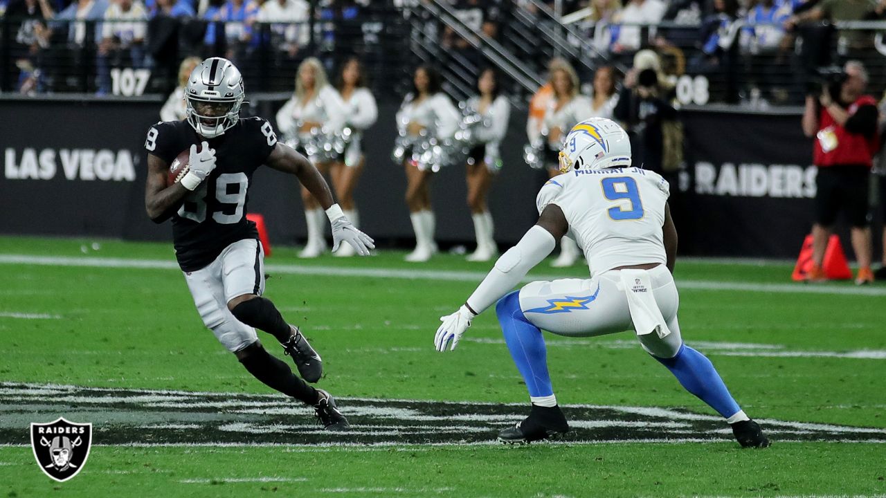 Wide receiver Tyron Johnson of the Las Vegas Raiders warms up before  News Photo - Getty Images