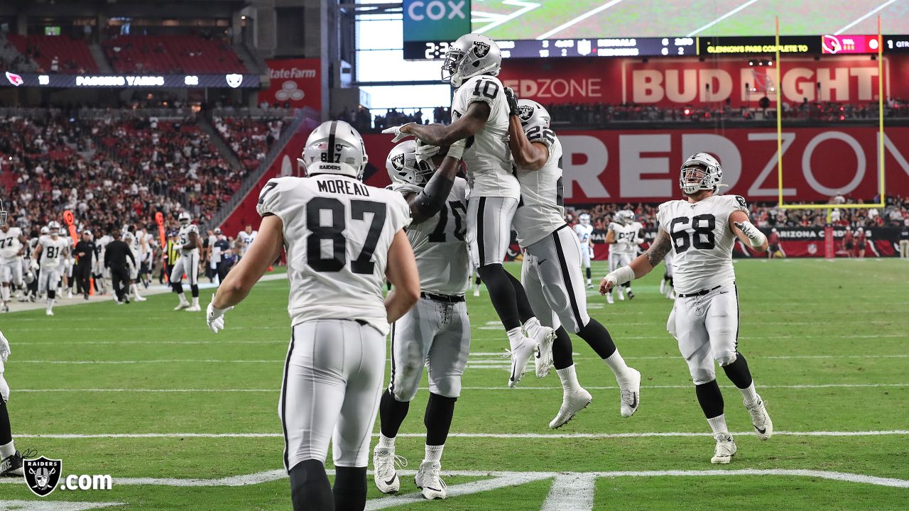 Oakland Raiders running back Doug Martin (28) celebrates his