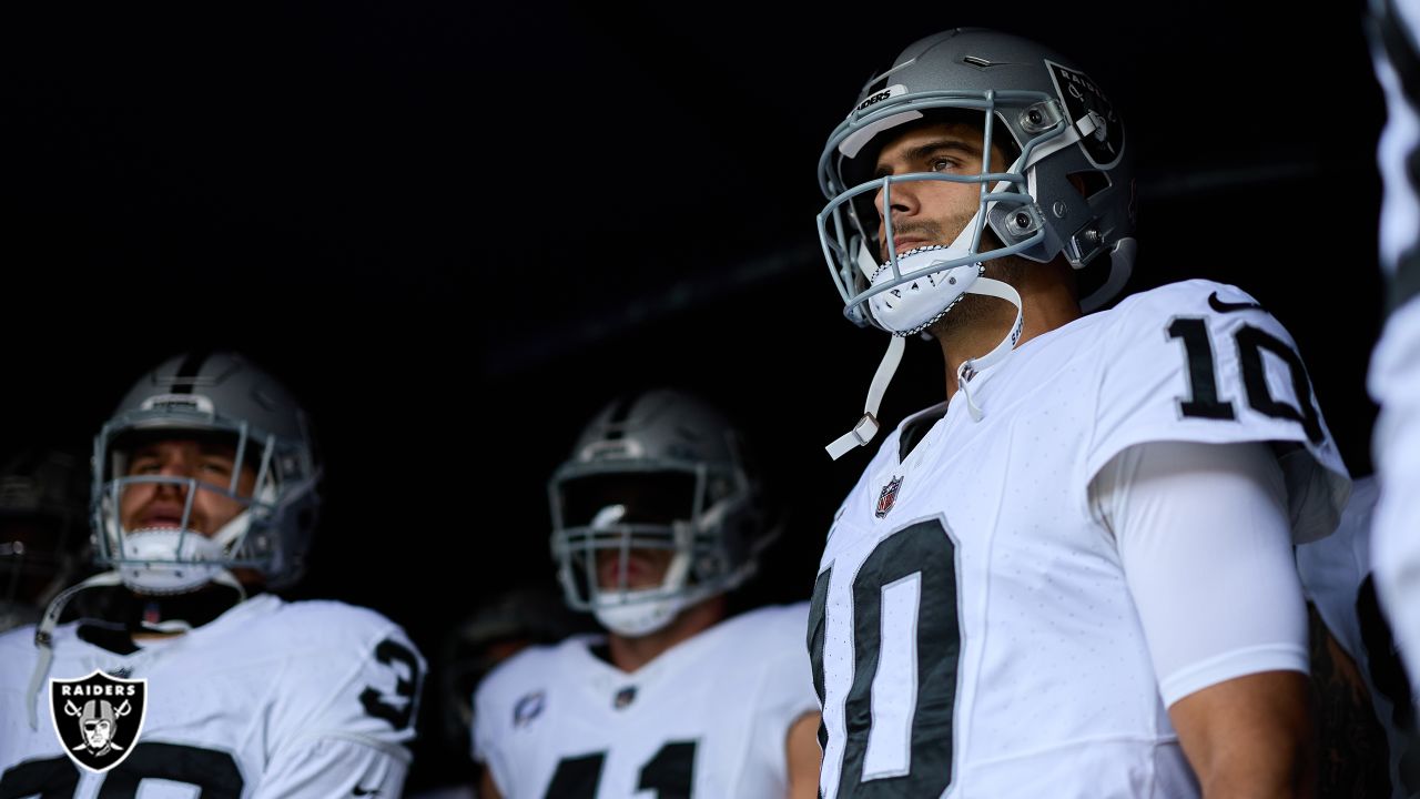 Raiders' Jimmy Garoppolo wins over locker room … again, Raiders News