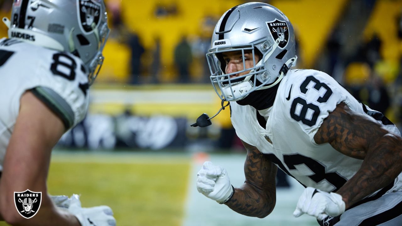 Pittsburgh, Pennsylvania, USA. 24th Dec, 2022. Dec. 24, 2022: Diontae  Johnson #18 during the Pittsburgh Steelers vs Las Vegas Raiders in  Pittsburgh PA at Acrisure Stadium. Brook Ward/AMG (Credit Image: © AMG/AMG