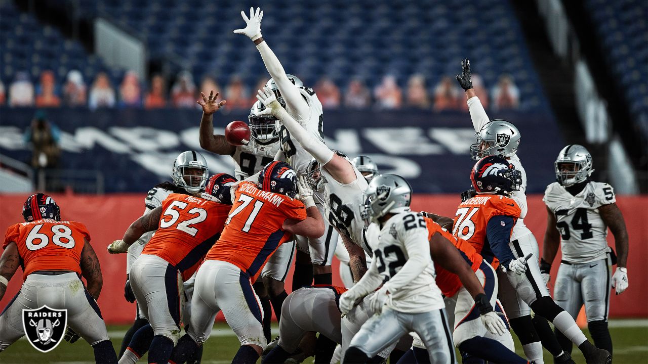 East Rutherford, New Jersey, USA. 6th Dec, 2020. Las Vegas Raiders  defensive end Maxx Crosby (98) in action during the NFL game between the  Las Vegas Raiders and the New York Jets