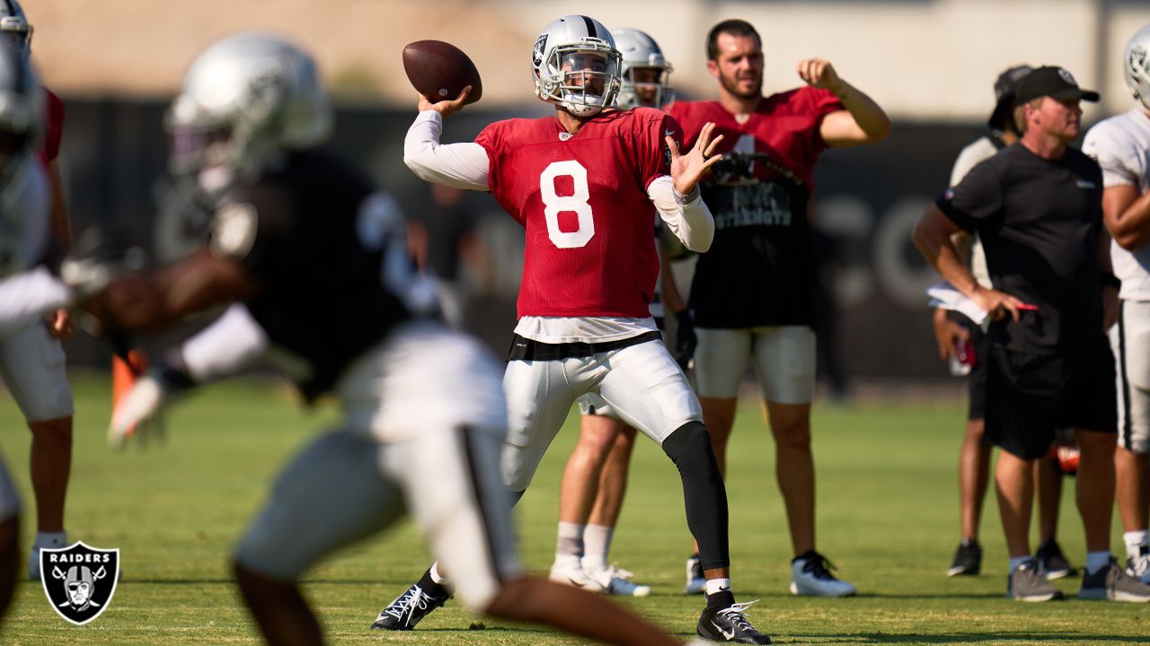 Can't-Miss Play: Las Vegas Raiders Davante Adams' remarkable one-handed  catch caps 31-yard TD pass by quarterback Derek Carr