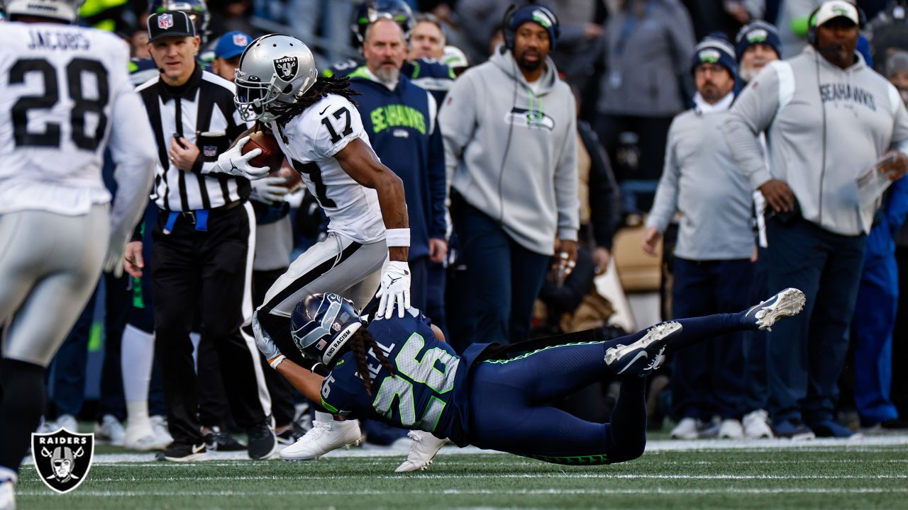 CBS Sports on X: Josh Jacobs has set a @Raiders record w/ three straight  games of 140+ rushing yards  / X