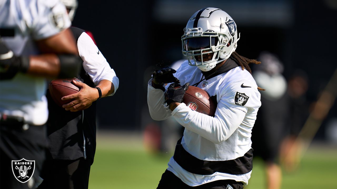 Mack Hollins making quite the impression on the Raiders' locker room