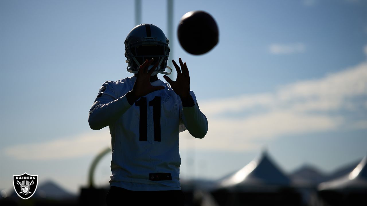 Las Vegas Raiders wide receiver Henry Ruggs III makes a catch during an NFL  football practice Saturday, July 31, 2021, in Henderson, Nev. (AP  Photo/David Becker Stock Photo - Alamy