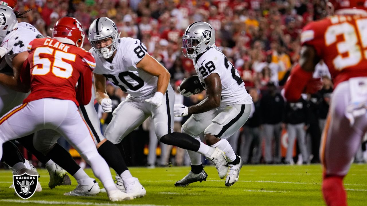 NFL Monday night: Chiefs edge Josh Jacobs, Raiders 