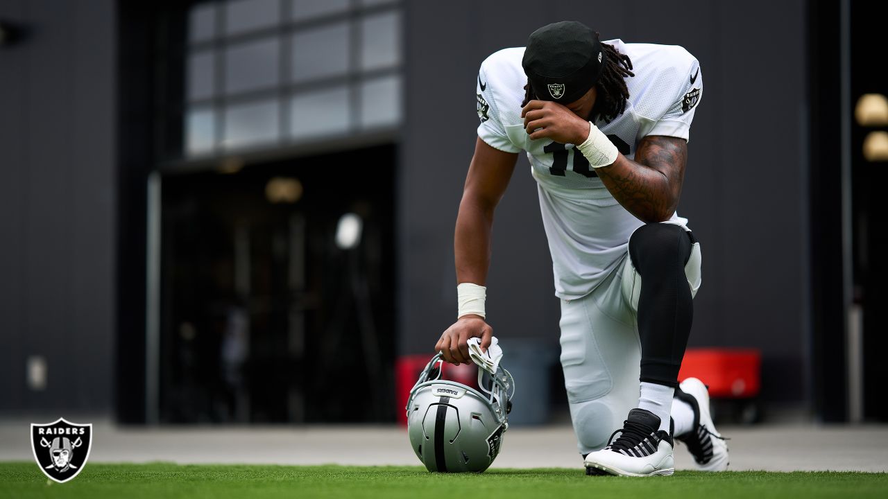 Las Vegas Raiders wide receiver Cam Sims #81 plays during a pre-season NFL  football game against the San Francisco 49ers Sunday, Aug. 13, 2023, in Las  Vegas. (AP Photo/Denis Poroy Stock Photo 