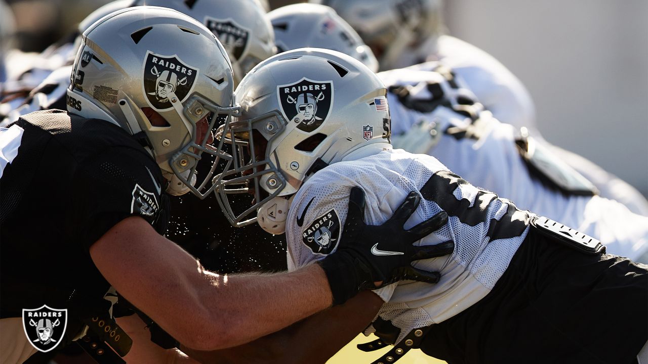 Las Vegas Raiders tight end Nick Bowers catches a pass during an NFL  football practice Tuesday, June 15, 2021, in Henderson, Nev. (AP Photo/John  Locher Stock Photo - Alamy