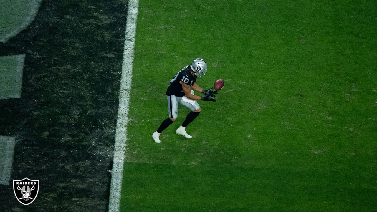 LAS VEGAS, NV - FEBRUARY 06: New England Patriots quarterback Mac Jones  (10) in action during the 2022 Pro Bowl presented by Verizon Sunday, Feb.  6, 2022, at Allegiant Stadium in Las