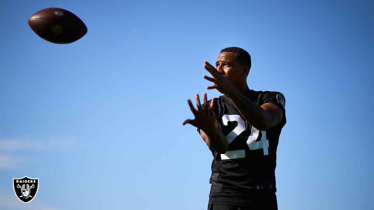 Las Vegas Raiders wide receiver Henry Ruggs III makes a catch during an NFL  football practice Saturday, July 31, 2021, in Henderson, Nev. (AP  Photo/David Becker Stock Photo - Alamy