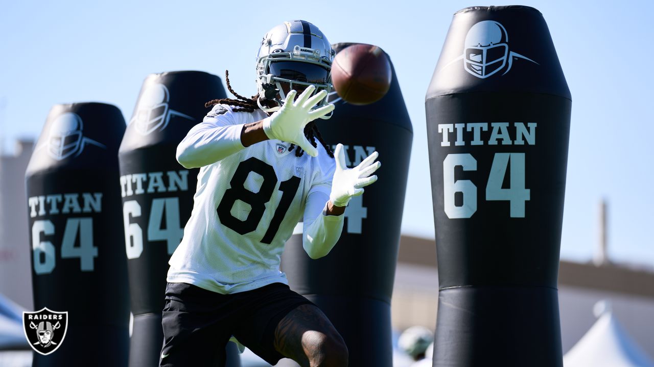 Defensive end Maxx Crosby mic'd up during 2023 Training Camp, motivates his  teammates and sets the bar for the first day of pads for the Las Vegas  Raiders