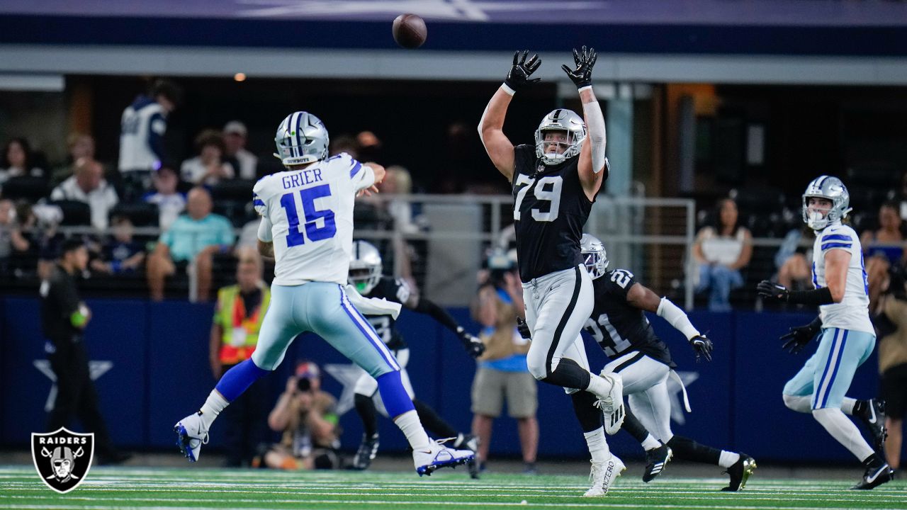 Dallas Cowboys defensive end Michael Bennett (79) rushes in