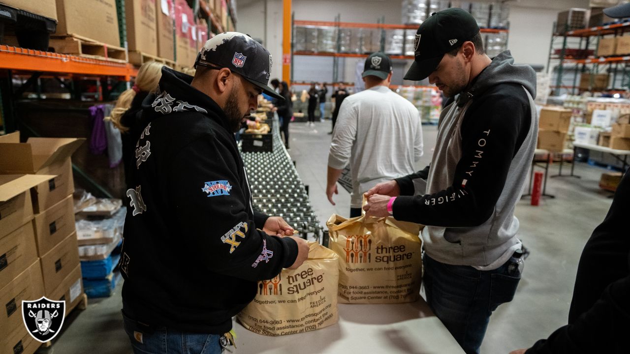 Raiders feed thousands of Las Vegas residents with Thanksgiving meal  giveaway