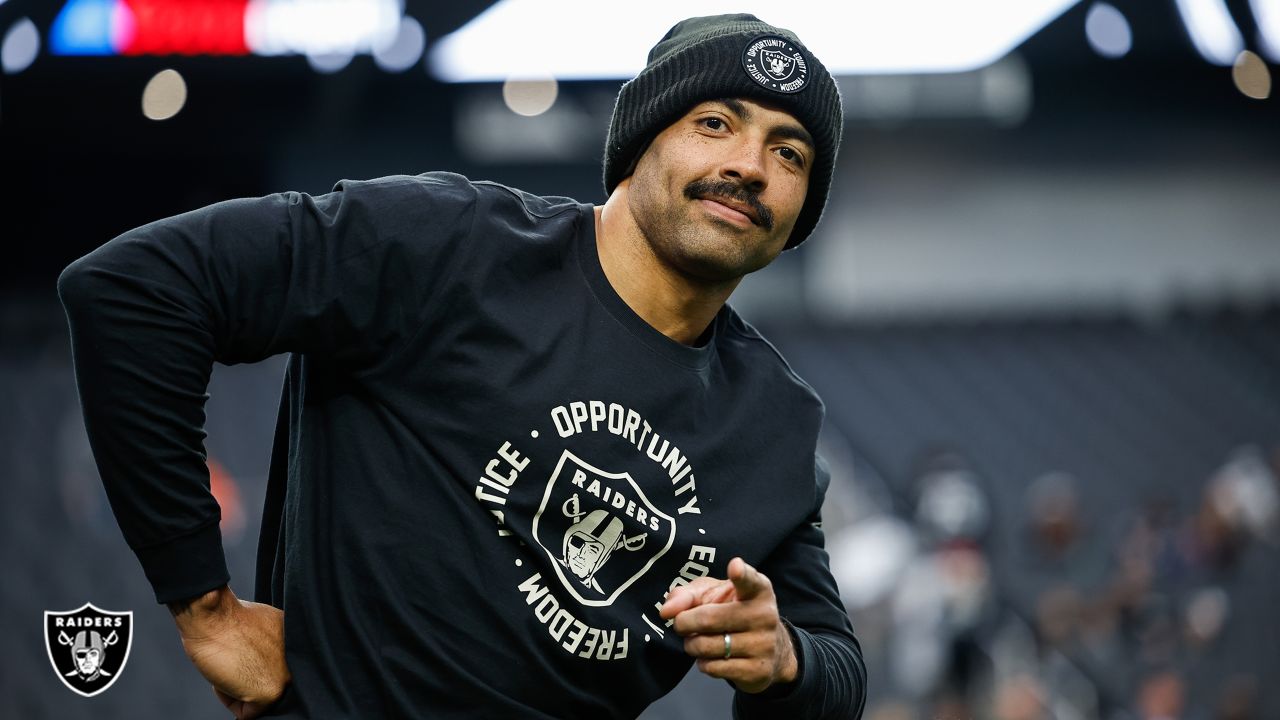 AJ Cole honored pregame for nomination as Raiders' Walter Payton Man of the  Year