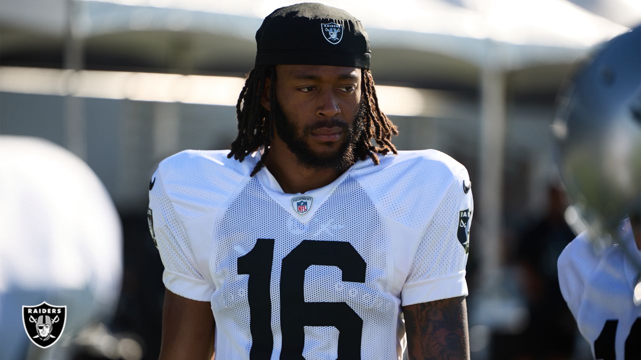 Raiders News: Receiver Jakobi Meyers takes big hit late in the