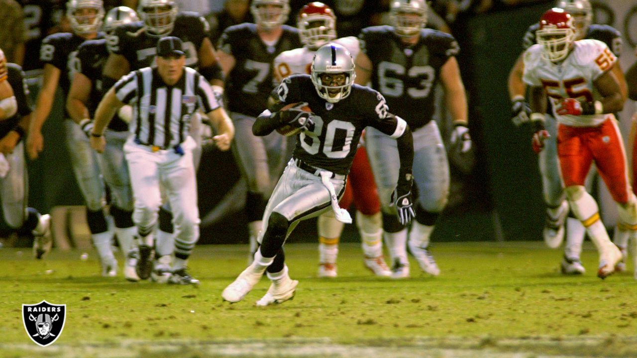 Oakland, United States. 20th Oct, 2003. Kansas City Chiefs