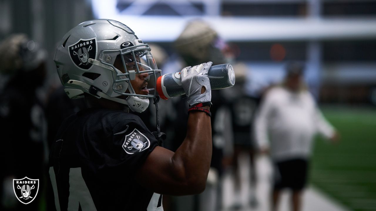 Oakland Raiders runningback, Tyrone Wheatley (47) makes his way down field  in the 2nd quarter of a game against the Kansas City Chiefs at Network  Associates Coliseum on Sunday afternoon. The Raiders