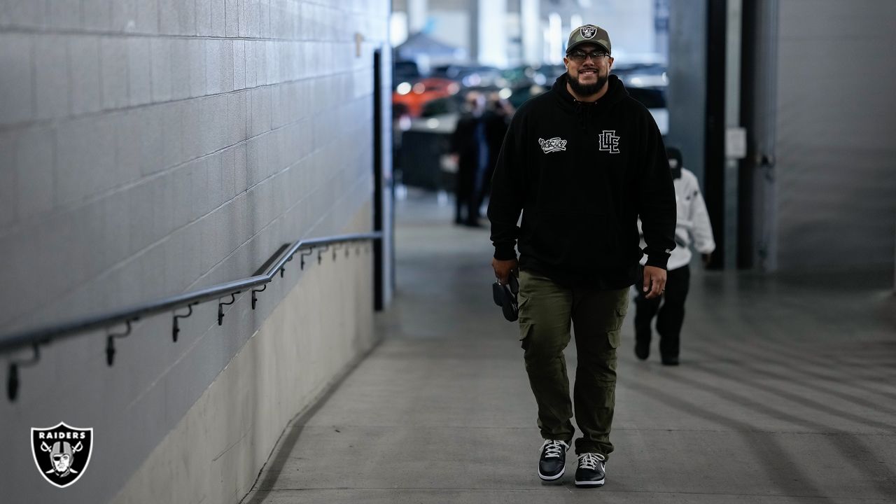 AJ Cole honored pregame for nomination as Raiders' Walter Payton Man of the  Year