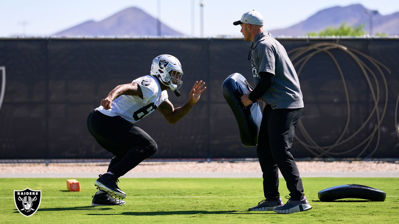 Raiders news: Darren Waller is proud of teammate Carl Nassib - Silver And  Black Pride