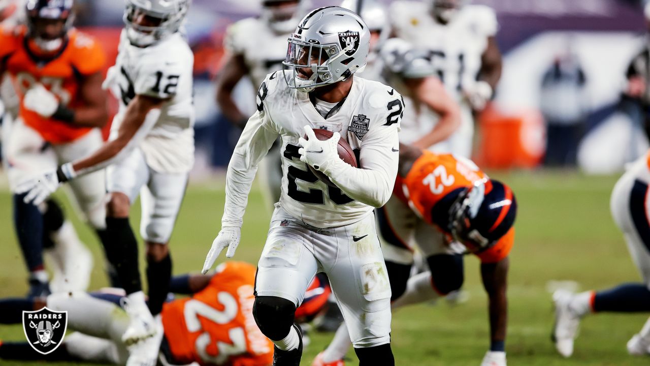 Raiders' Darren Waller may pass Tim Brown record, has Brown's blessing