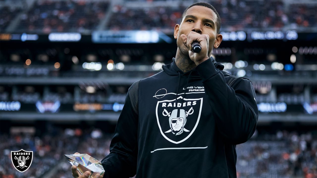 Darren Waller honored as Raiders' Walter Payton NFL Man of the Year nominee  in pregame celebration