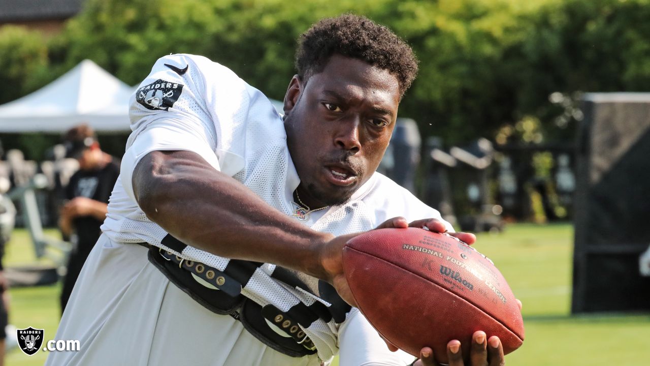 Oakland Raiders tight end Jared Cook (87) on the field for practice at 2018 Training Camp at The Oakland Raiders Napa Valley Training Complex, Monday, August 6, 2018, in Napa, California.