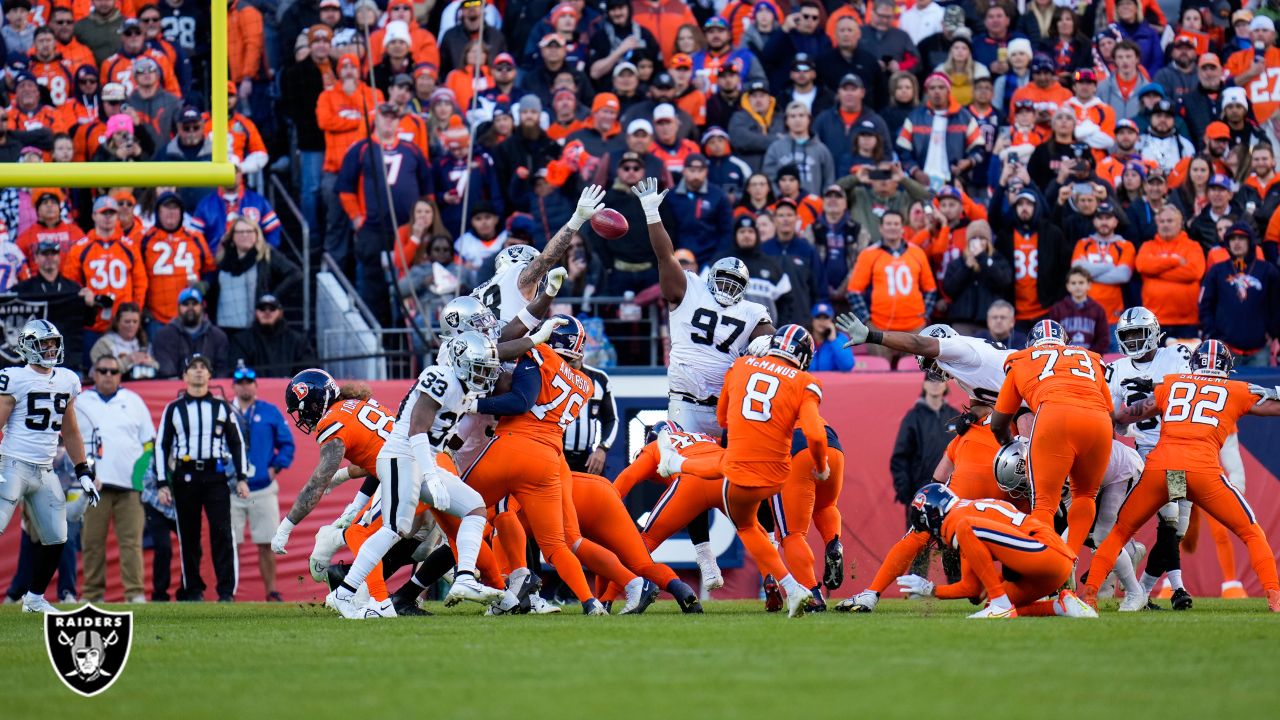 Denver Broncos Fans Boo Team After Raiders Block Field Goal