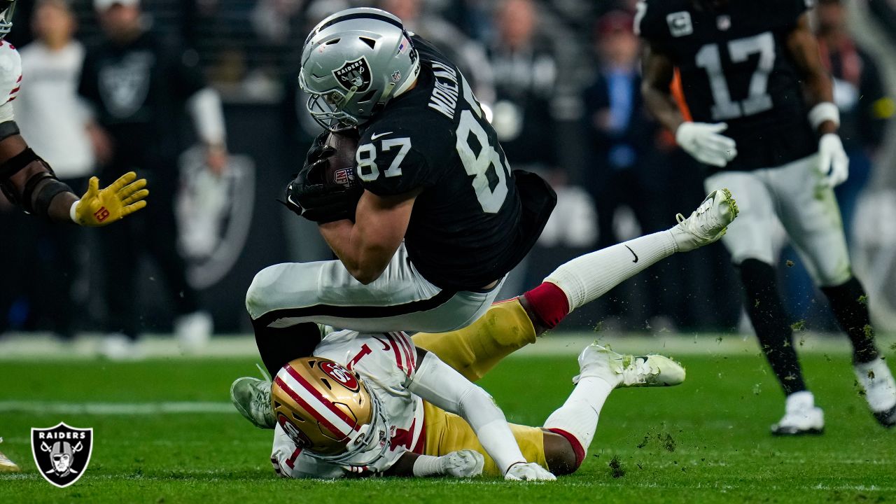 Two more Raiderettes sue Oakland Raiders and the National Football League -  ABC7 San Francisco